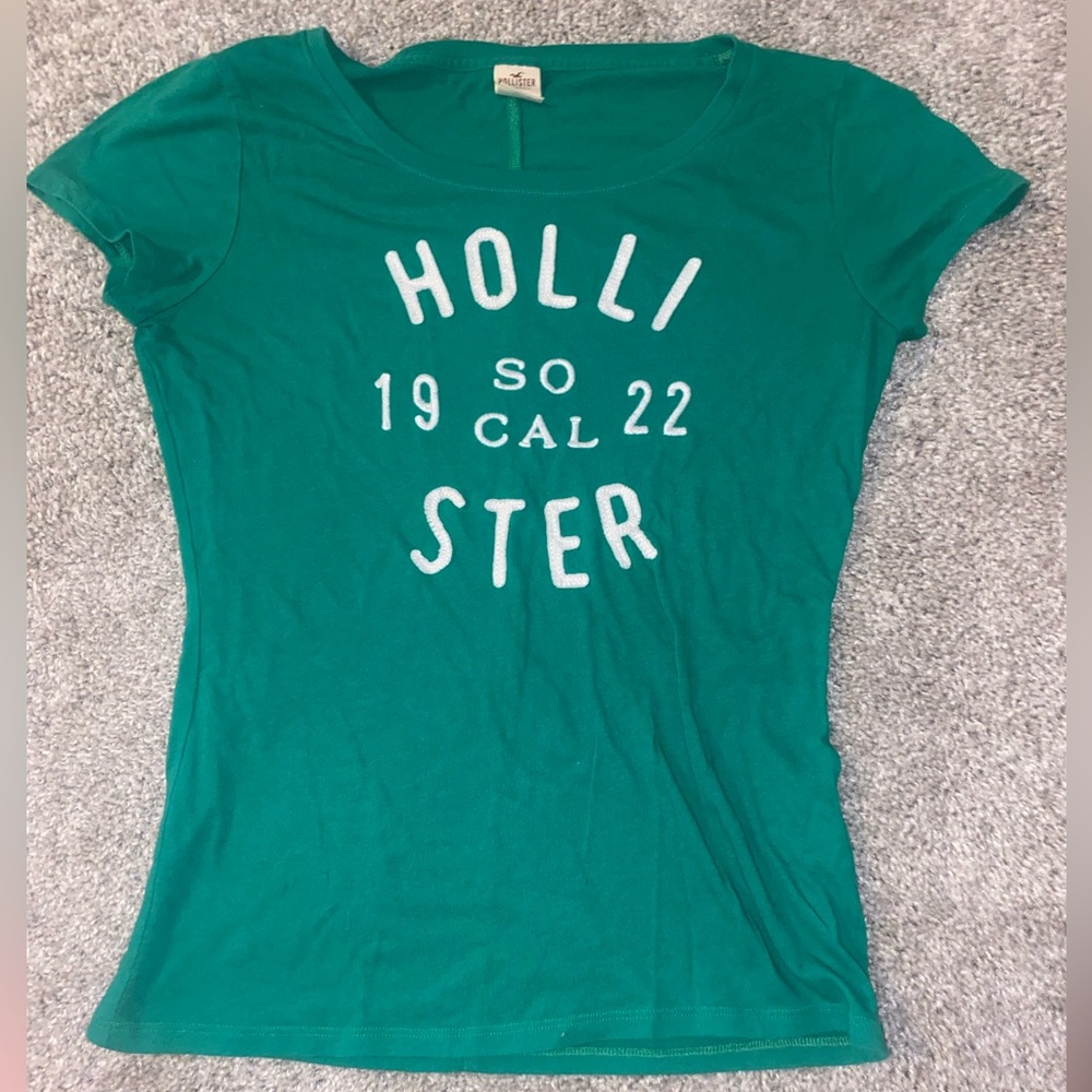 Green hollister tee/ Medium